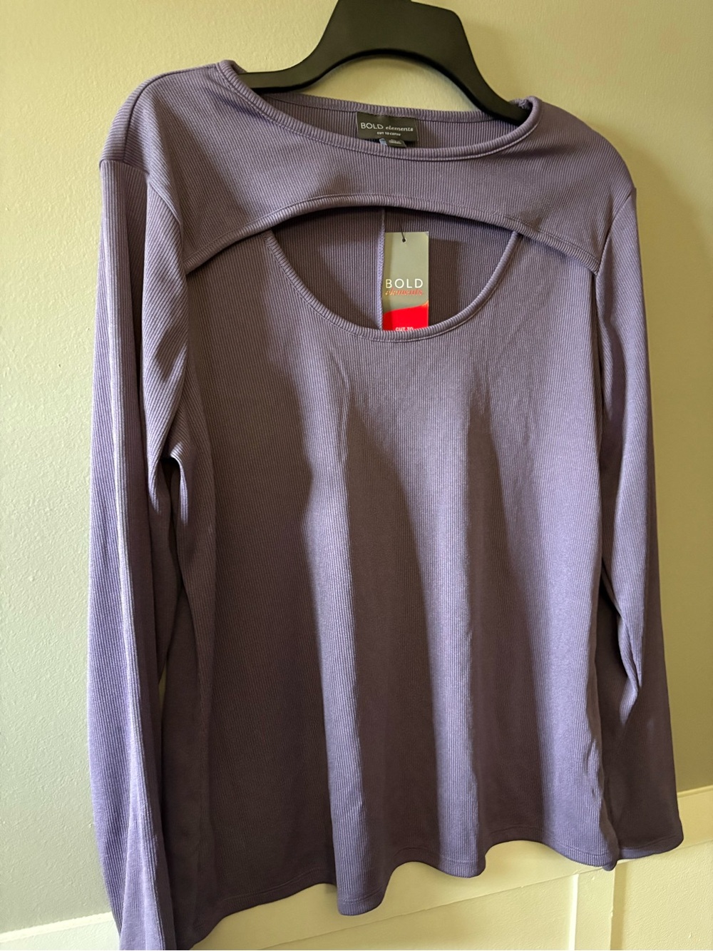 BOLD elements Lavender Cutout Long-Sleeve Tee